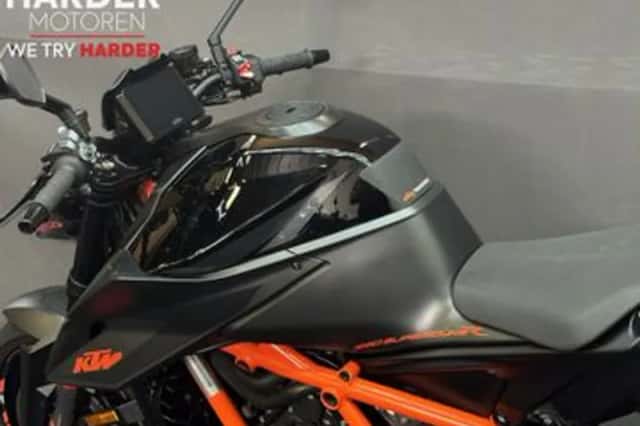 KTM 1290 Super Duke R (2021) thumbnail 6