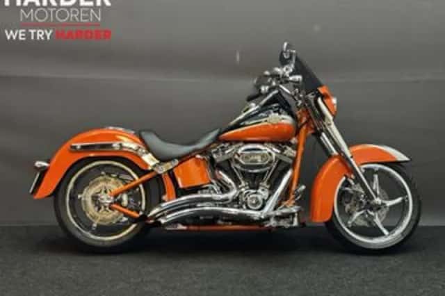 Harley-Davidson Convertible (2010) thumbnail 2