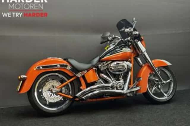 Harley-Davidson Convertible (2010) thumbnail 3