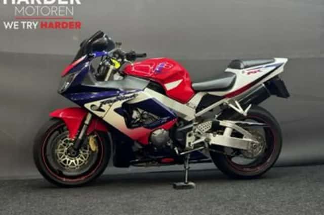 Honda CBR 900 RR Fireblade (2000) thumbnail 5