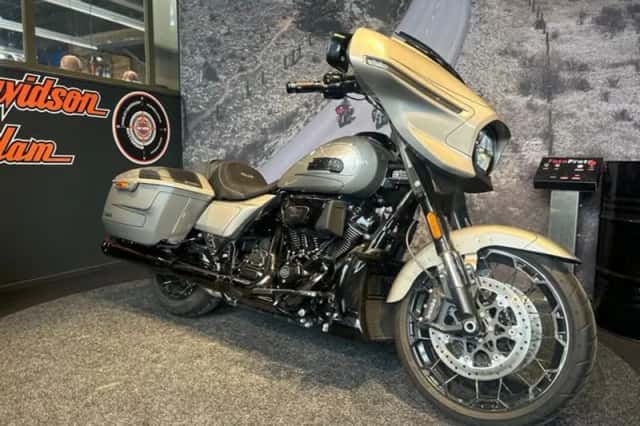Harley-Davidson Cvo Street Glide (2023) thumbnail 2