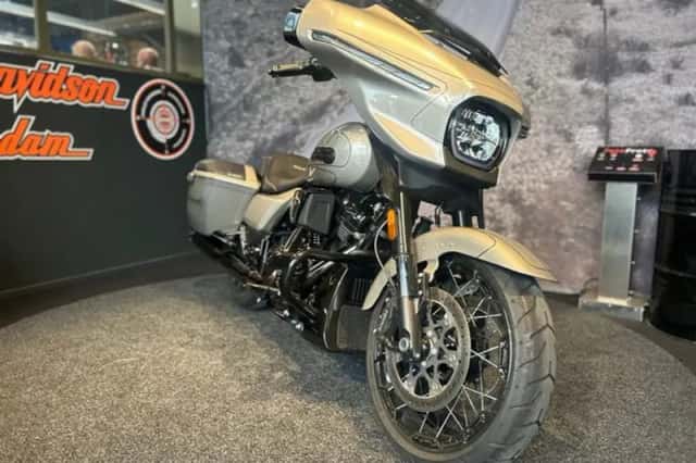 Harley-Davidson Cvo Street Glide (2023) thumbnail 3
