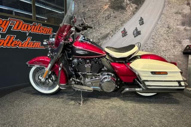 Harley-Davidson Electra Glide (2023) thumbnail 3