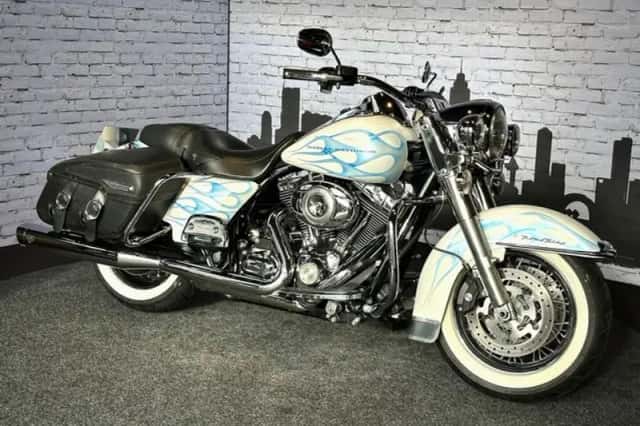 Harley-Davidson Road King Classic (2010) thumbnail 1