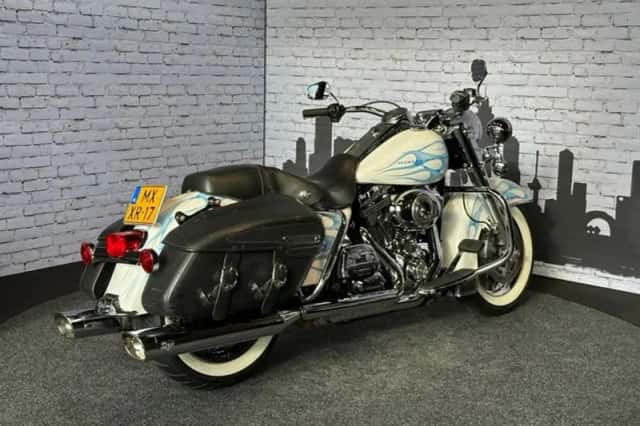 Harley-Davidson Road King Classic (2010) thumbnail 3