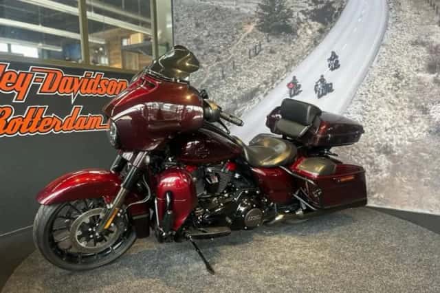 Harley-Davidson Cvo Street Glide (2019) thumbnail 4