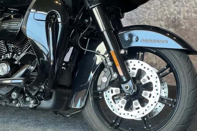 Harley-Davidson Road Glide Limited (2021) thumbnail 5