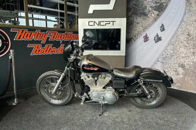Harley-Davidson 883 Sportster Hugger (1996) thumbnail 4