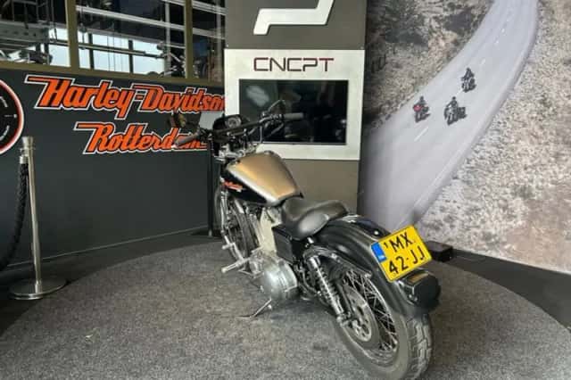 Harley-Davidson 883 Sportster Hugger (1996) thumbnail 5
