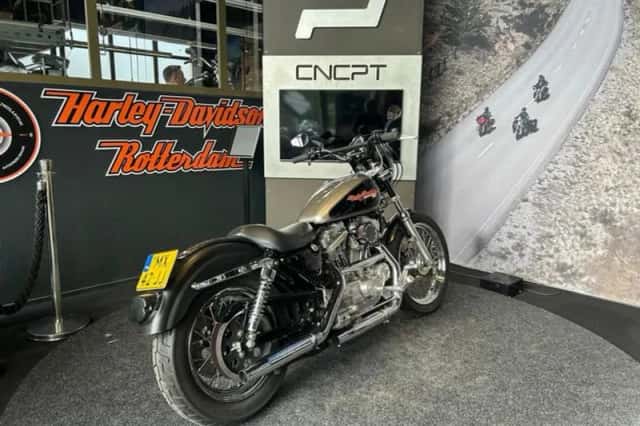 Harley-Davidson 883 Sportster Hugger (1996) thumbnail 6