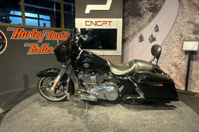 Harley-Davidson Street Glide (2018) thumbnail 4