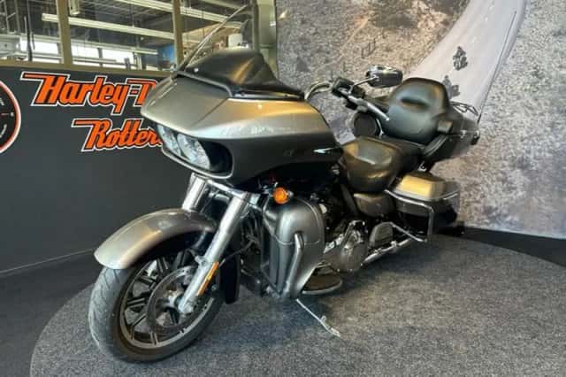 Harley-Davidson Road Glide Ultra (2016) thumbnail 3