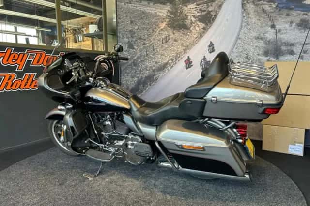 Harley-Davidson Road Glide Ultra (2016) thumbnail 5