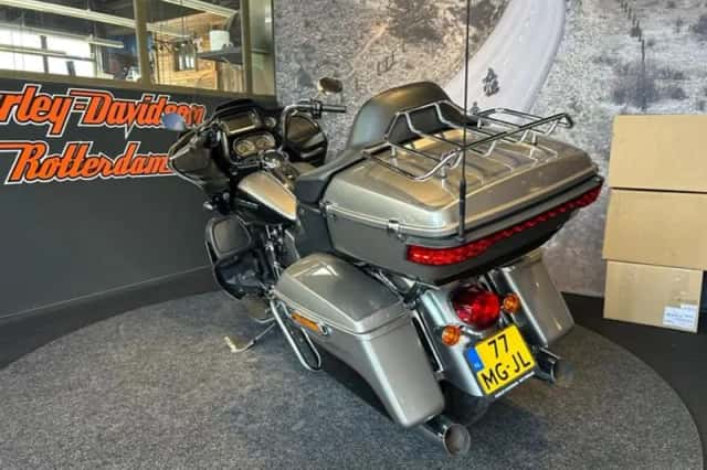 Harley-Davidson Road Glide Ultra (2016) thumbnail 6