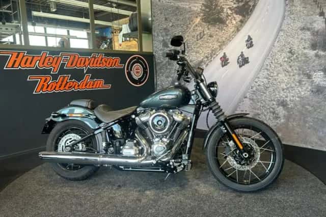 Harley-Davidson Street Bob (2025) thumbnail 1