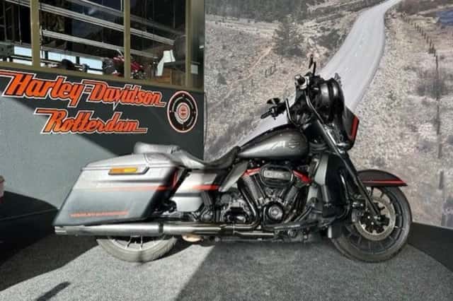 Harley-Davidson Cvo Street Glide (2018) thumbnail 2
