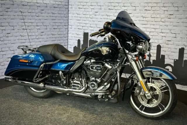 Harley-Davidson Street Glide (2018) thumbnail 1