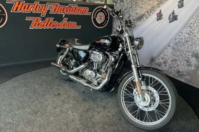 Harley-Davidson Sportster 1200 Custom (2006) thumbnail 1