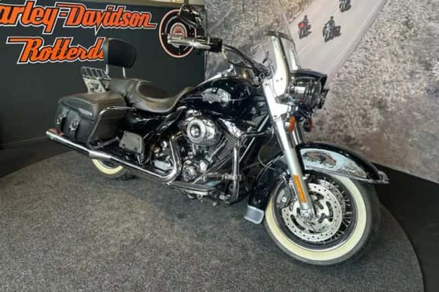 Harley-Davidson Road King Classic (2010) thumbnail 1