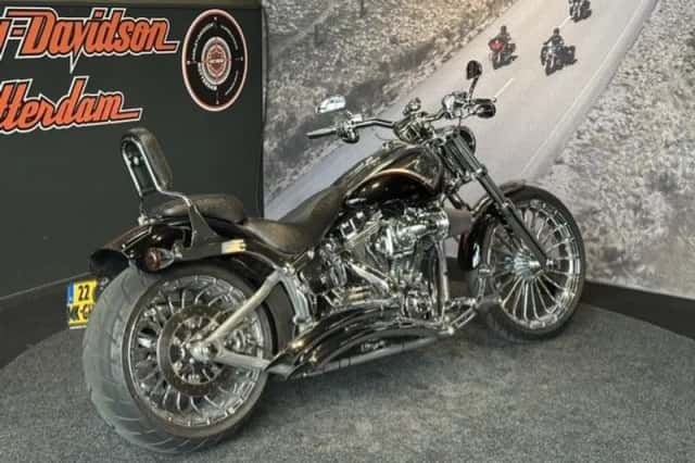 Harley-Davidson CVO Breakout (2013) thumbnail 2