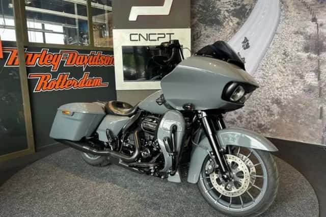 Harley-Davidson Road Glide (2019) thumbnail 1
