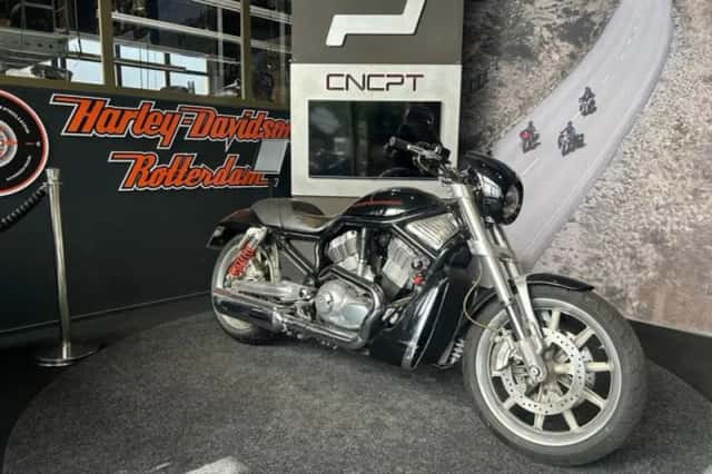 Harley-Davidson Street Rod (2005) thumbnail 1