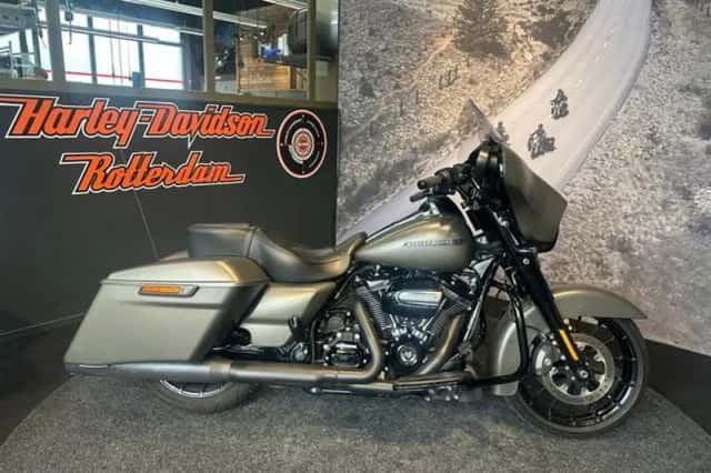 Harley-Davidson Street Glide (2019) thumbnail 2
