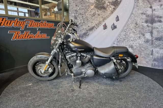 Harley-Davidson Custom Limited B (2014) thumbnail 4