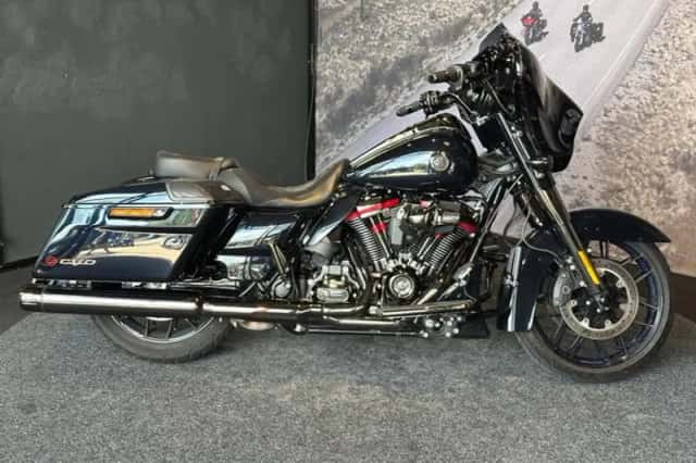 Harley-Davidson Cvo Street Glide (2022) thumbnail 2