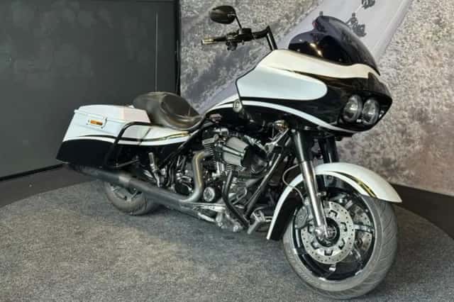 Harley-Davidson CVO Road Glide (2012) thumbnail 1