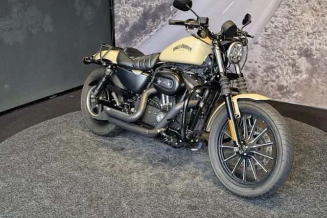 Harley-Davidson Iron 883 (2015) thumbnail 1