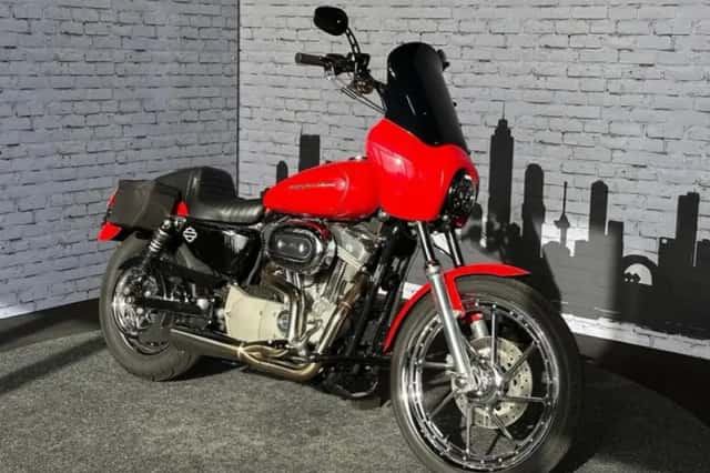 Harley-Davidson XL 883C (2004) thumbnail 1