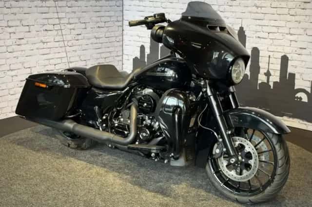 Harley-Davidson Street Glide Special (2019) thumbnail 1
