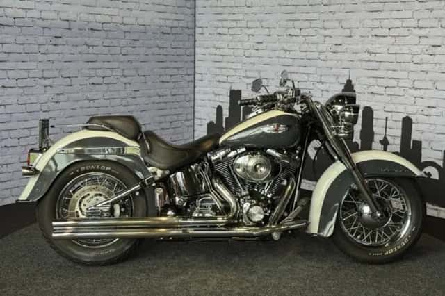 Harley-Davidson Softail Deluxe (2005) thumbnail 2