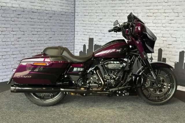 Harley-Davidson CVO Street Glide (2025) thumbnail 2