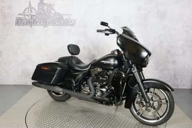 Harley-Davidson Street Glide (2014) thumbnail 1