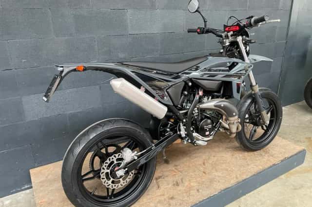 Beta RR50 2T Motard X Special Edition 50 Motard Special (2026) thumbnail 2