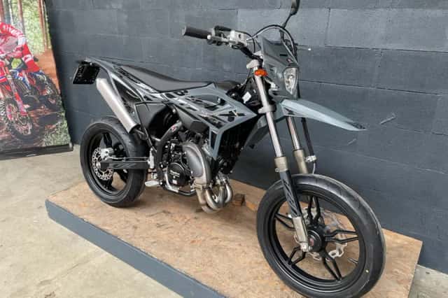 Beta RR50 2T Motard X Special Edition 50 Motard Special (2026) thumbnail 3