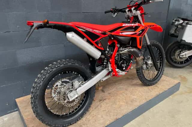 Beta RR 50 Enduro (2025) thumbnail 2