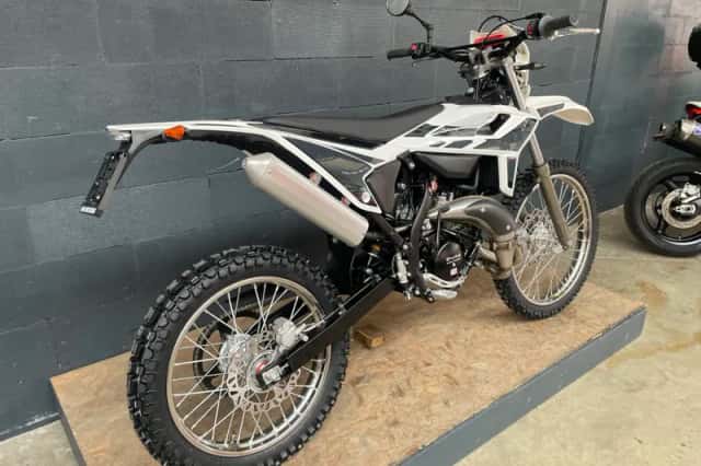 Beta RR50 2T Enduro Wit 50 Enduro (2026) thumbnail 2