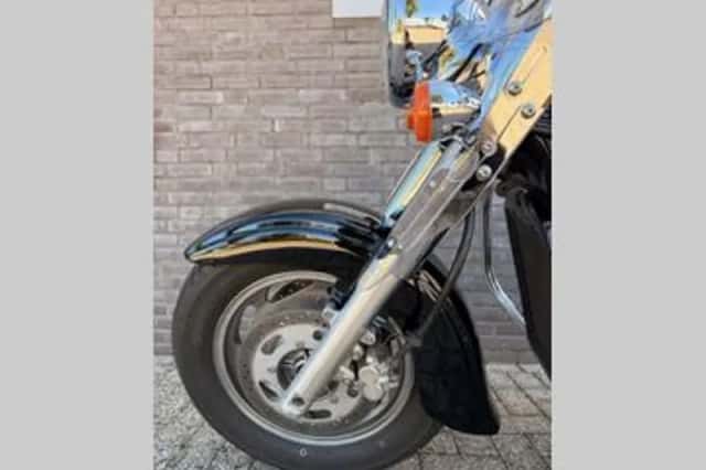 Kawasaki VN1600 Classic Tourer (2006) thumbnail 3