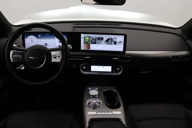 Genesis GV60 Long Range Dual Motor Premium (2022) thumbnail 2