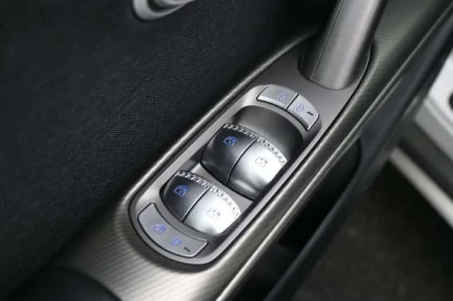 Genesis GV60 Long Range Dual Motor Premium (2022) thumbnail 6