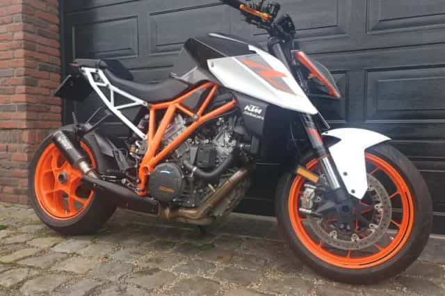 KTM Super Duke (2018) thumbnail 3