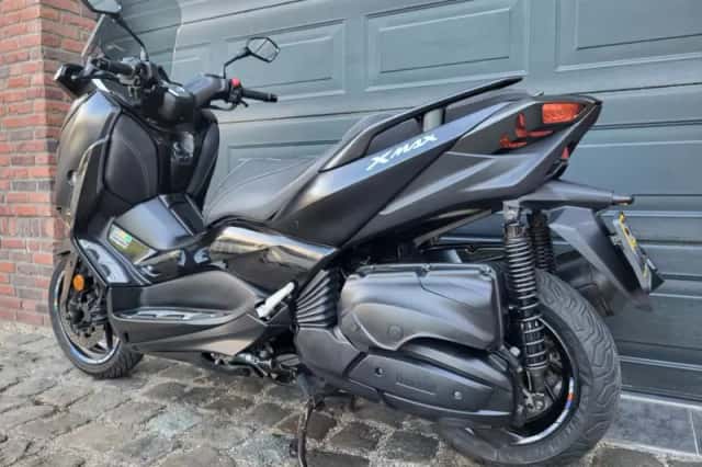 Yamaha X-MAX 400 Iron (2019) thumbnail 3