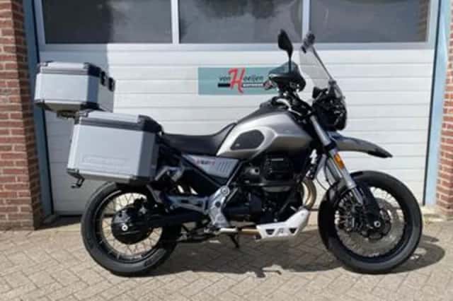 Moto Guzzi V85 TT (2020) thumbnail 1