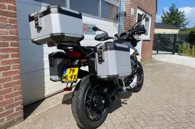 Moto Guzzi V85 TT (2020) thumbnail 3