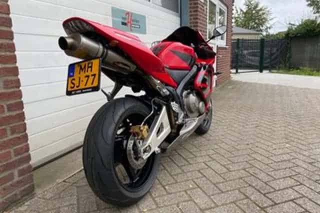 Honda CBR600RR (2003) thumbnail 3