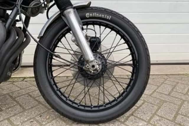 Honda CB 550 (1976) thumbnail 6