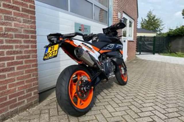 KTM 890 SMT (2023) thumbnail 3